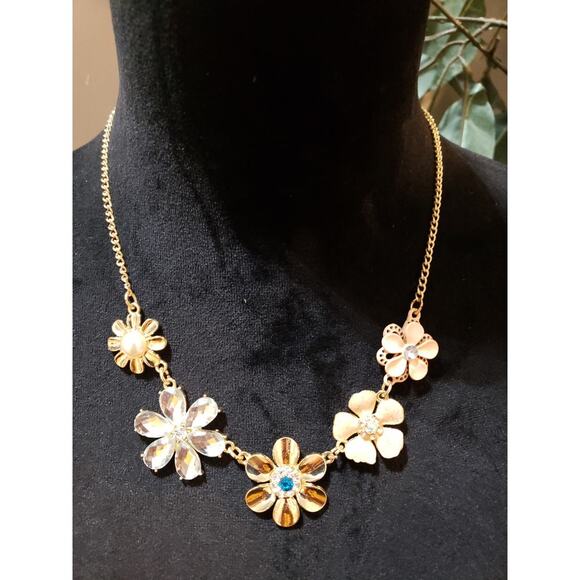 Womens Vintage Enamel Flower Crystal Rhinestones Necklace with Lobster Clasp - Picture 2 of 6